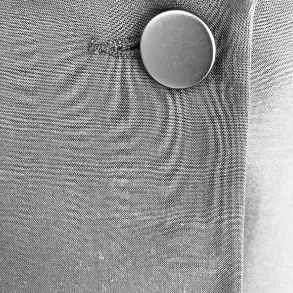 Structured Black Single-Button Tailored Blazer. Size 0 - Picture 3 of 14